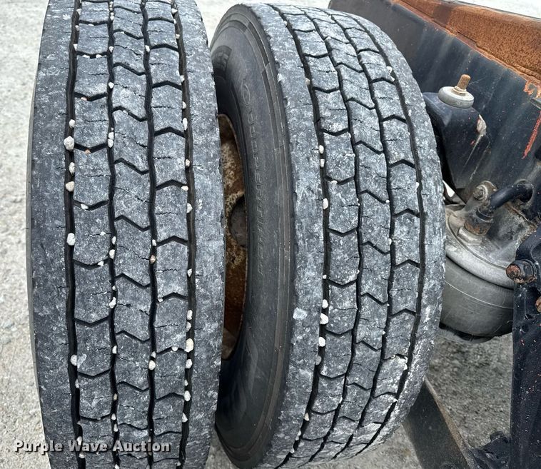 image for item EM2173 2003 Kenworth semi truck