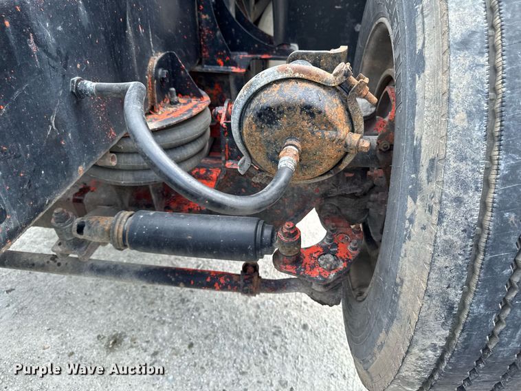 image for item EM2173 2003 Kenworth semi truck