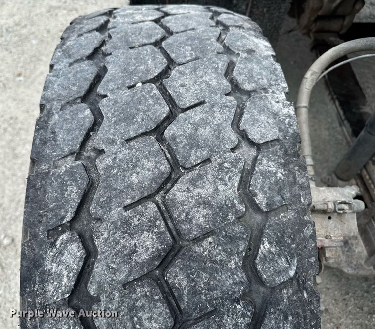 image for item EM2173 2003 Kenworth semi truck