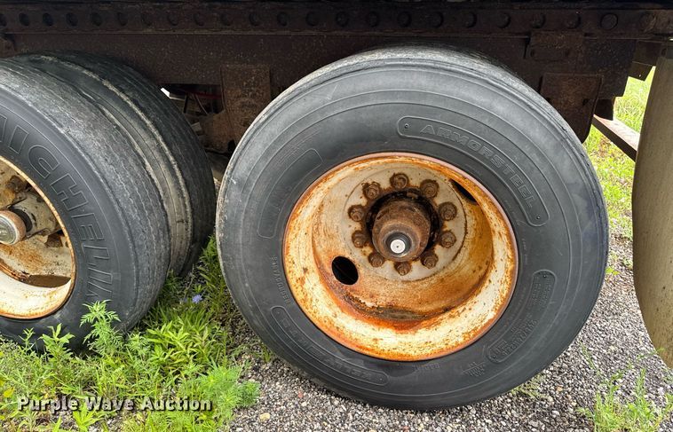 image for item EM2221 1989 Stoughton AVVW-485T-S-C dry van trailer