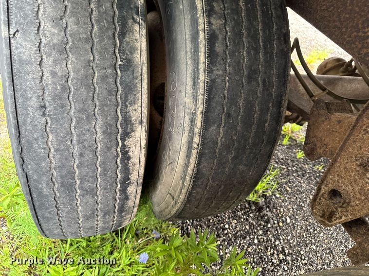 image for item EM2221 1989 Stoughton AVVW-485T-S-C dry van trailer