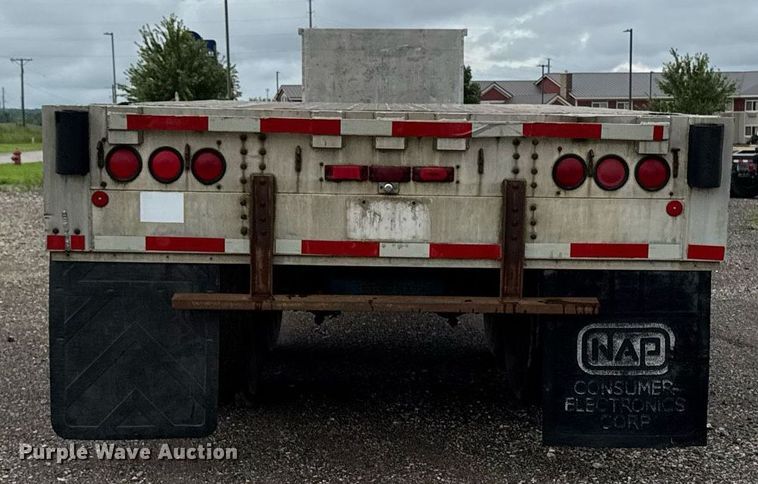 image for item EM2222 1990 Wilson CF-900 flatbed trailer