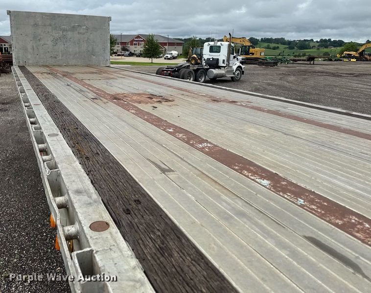 image for item EM2222 1990 Wilson CF-900 flatbed trailer