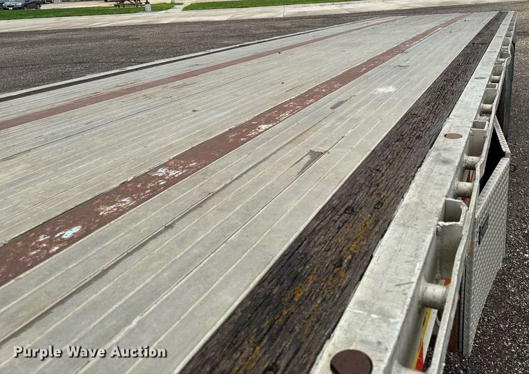 image for item EM2222 1990 Wilson CF-900 flatbed trailer