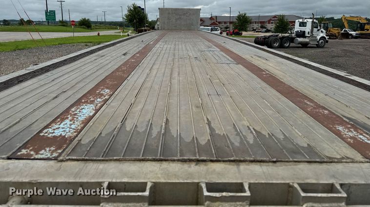 image for item EM2222 1990 Wilson CF-900 flatbed trailer