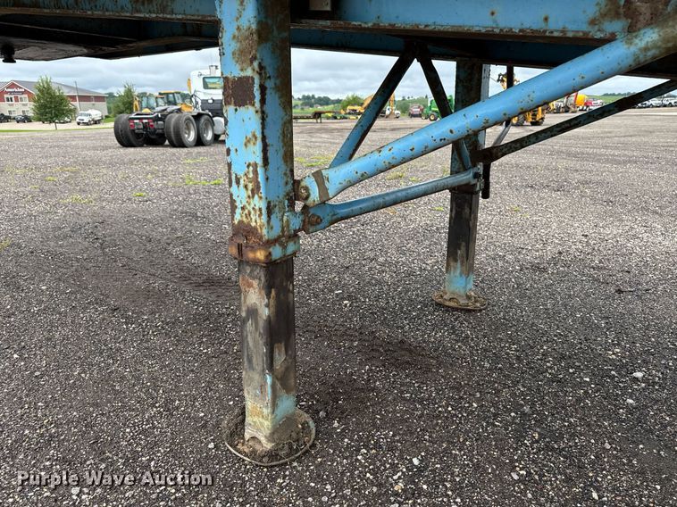 image for item EM2222 1990 Wilson CF-900 flatbed trailer