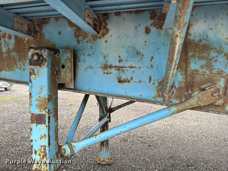 image for item EM2222 1990 Wilson CF-900 flatbed trailer