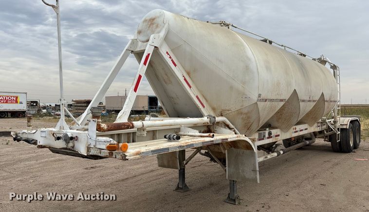 image for item EM5073 1991 Fruehauf pneumatic dry bulk trailer