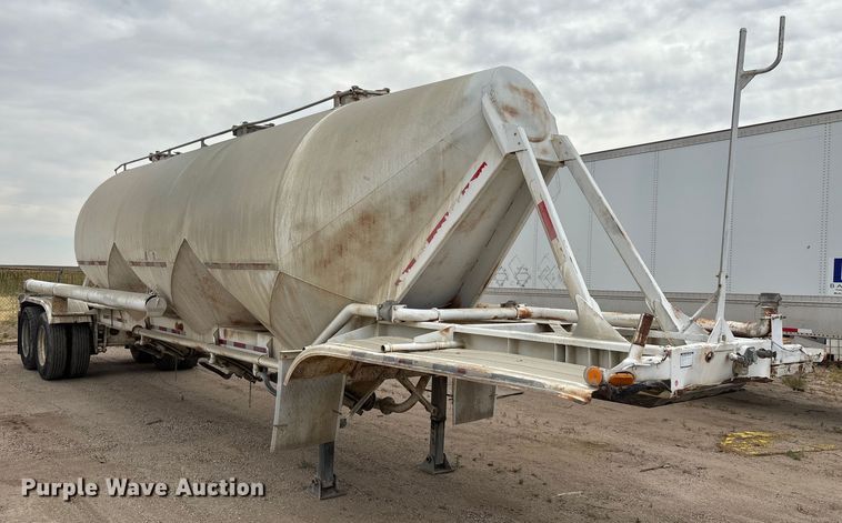 image for item EM5073 1991 Fruehauf pneumatic dry bulk trailer