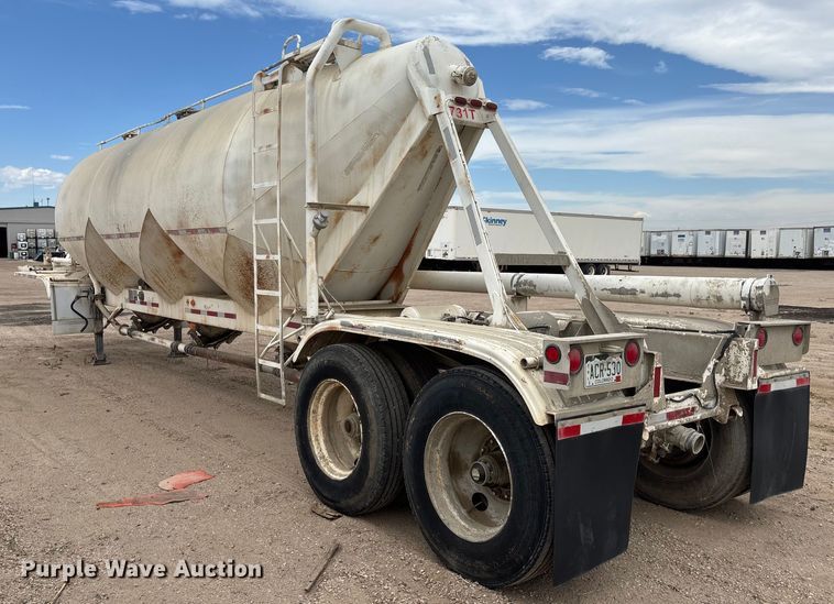 image for item EM5073 1991 Fruehauf pneumatic dry bulk trailer