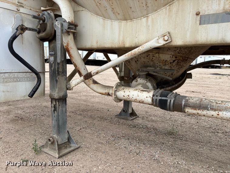 image for item EM5073 1991 Fruehauf pneumatic dry bulk trailer