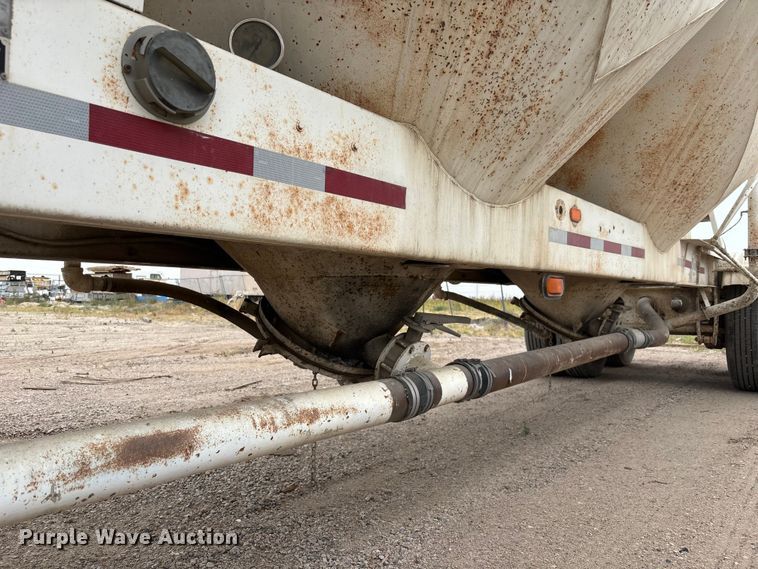 image for item EM5073 1991 Fruehauf pneumatic dry bulk trailer