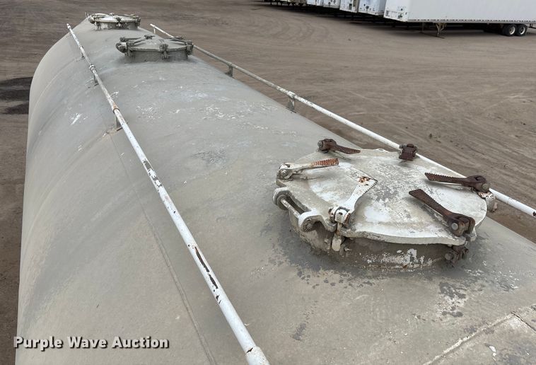 image for item EM5073 1991 Fruehauf pneumatic dry bulk trailer