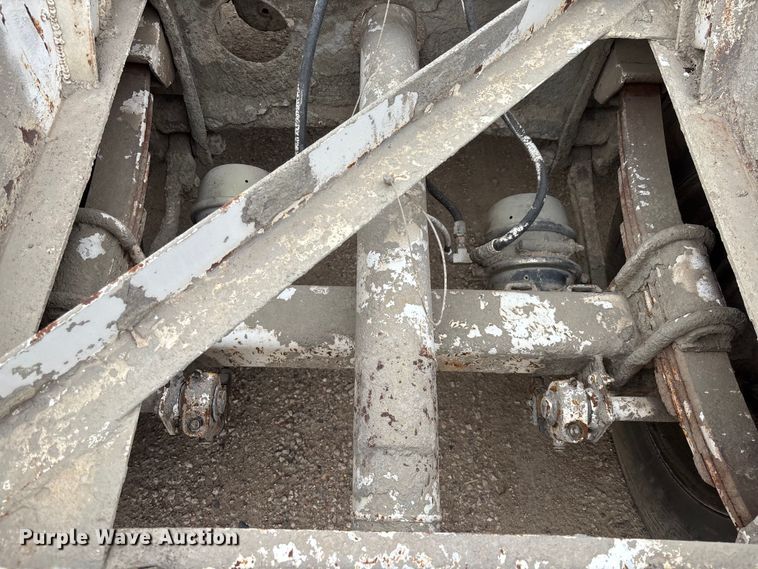 image for item EM5073 1991 Fruehauf pneumatic dry bulk trailer