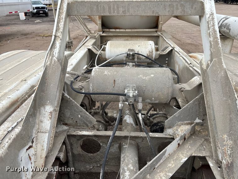 image for item EM5073 1991 Fruehauf pneumatic dry bulk trailer