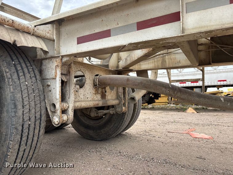 image for item EM5073 1991 Fruehauf pneumatic dry bulk trailer