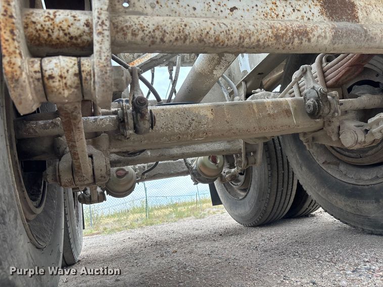 image for item EM5073 1991 Fruehauf pneumatic dry bulk trailer