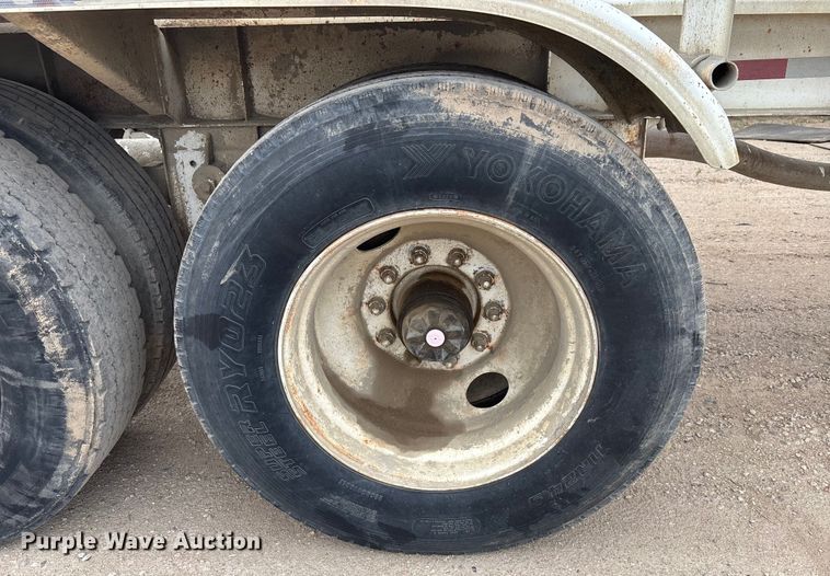 image for item EM5073 1991 Fruehauf pneumatic dry bulk trailer