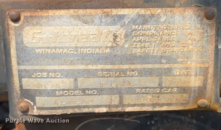 image for item EN2073 2002 International 2574 roll-off container truck