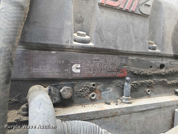 image for item EN2073 2002 International 2574 roll-off container truck