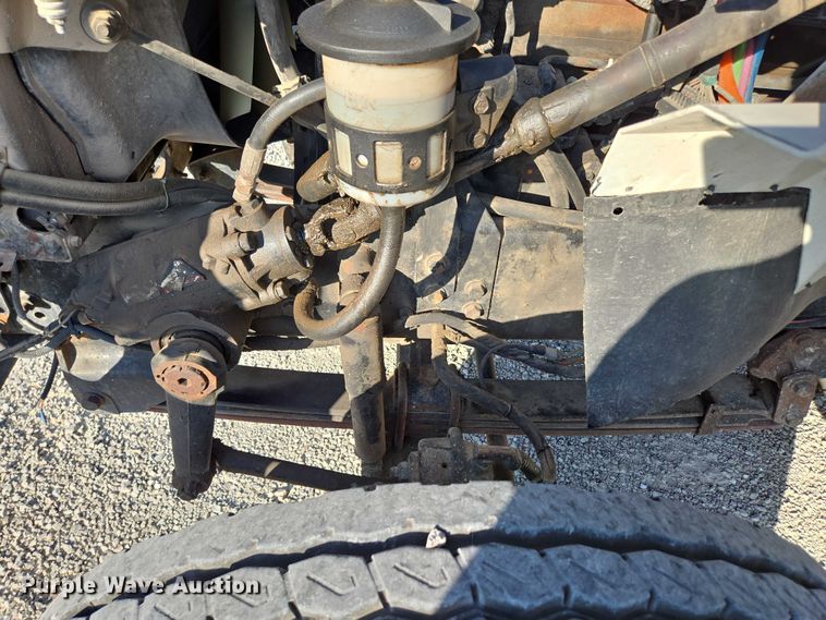 image for item EN2075 2005 International 7600 crane truck 