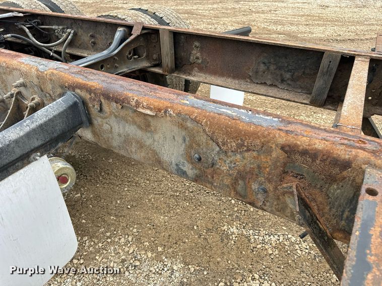 image for item EN4521 2007 International 4400 truck cab and chassis