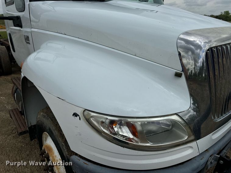 image for item EN4521 2007 International 4400 truck cab and chassis