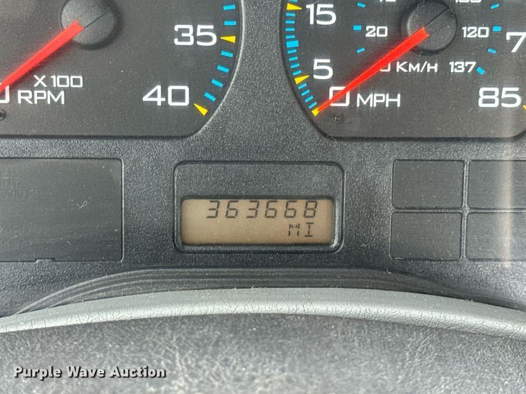 image for item EN4521 2007 International 4400 truck cab and chassis