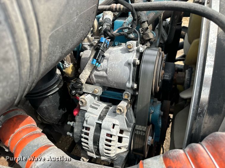 image for item EN4521 2007 International 4400 truck cab and chassis