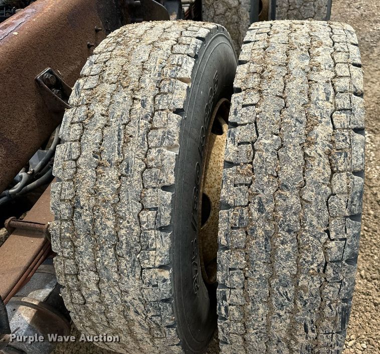 image for item EN4521 2007 International 4400 truck cab and chassis