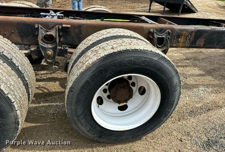 image for item EN4521 2007 International 4400 truck cab and chassis