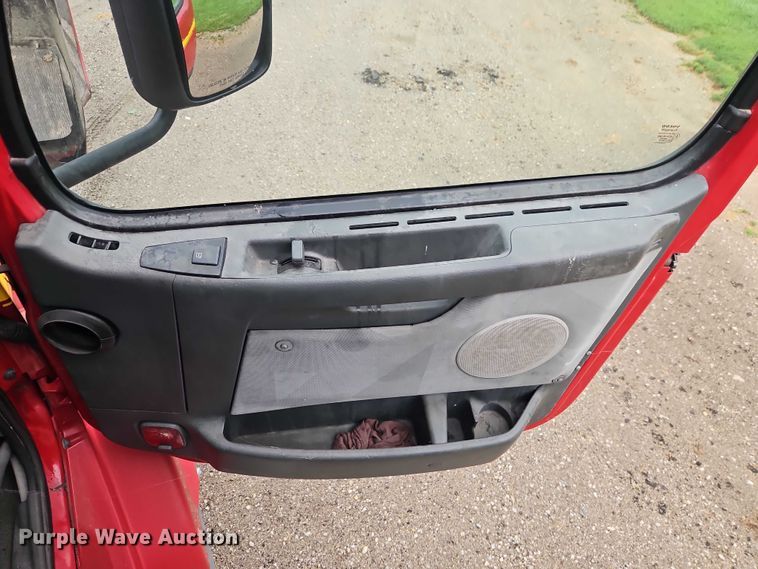 image for item EO4624 2007 Volvo VNL semi truck