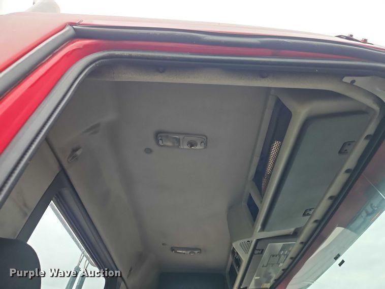 image for item EO4624 2007 Volvo VNL semi truck