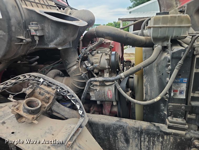 image for item EO4624 2007 Volvo VNL semi truck