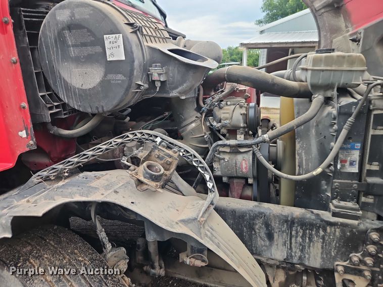 image for item EO4624 2007 Volvo VNL semi truck