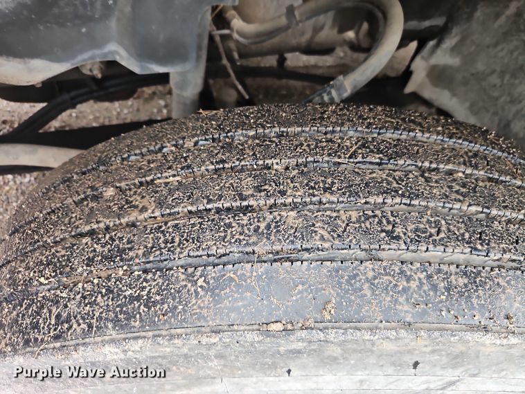 image for item EO4624 2007 Volvo VNL semi truck