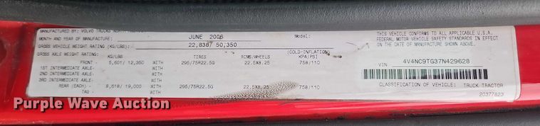 image for item EO4624 2007 Volvo VNL semi truck