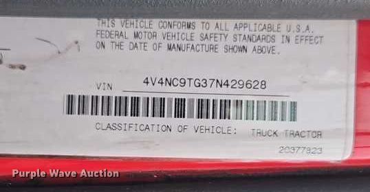 image for item EO4624 2007 Volvo VNL semi truck