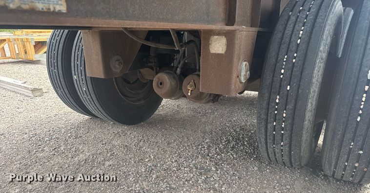 image for item ER2208 1997 Trailermobile flatbed trailer