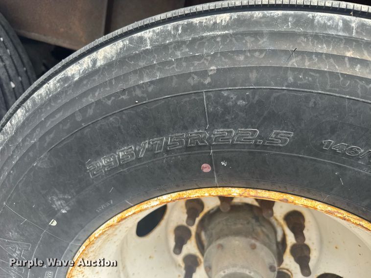 image for item ER2208 1997 Trailermobile flatbed trailer