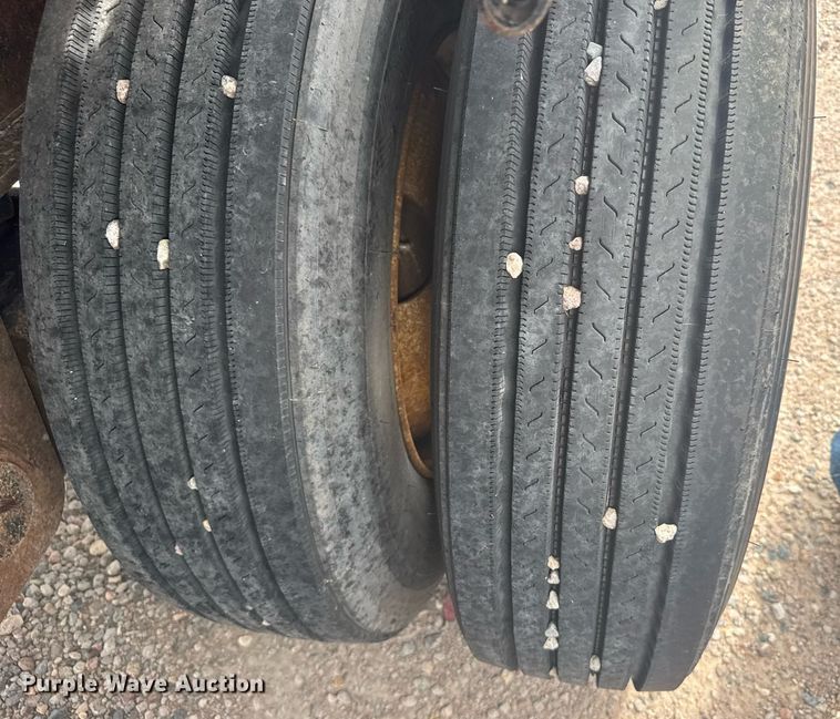 image for item ER2208 1997 Trailermobile flatbed trailer