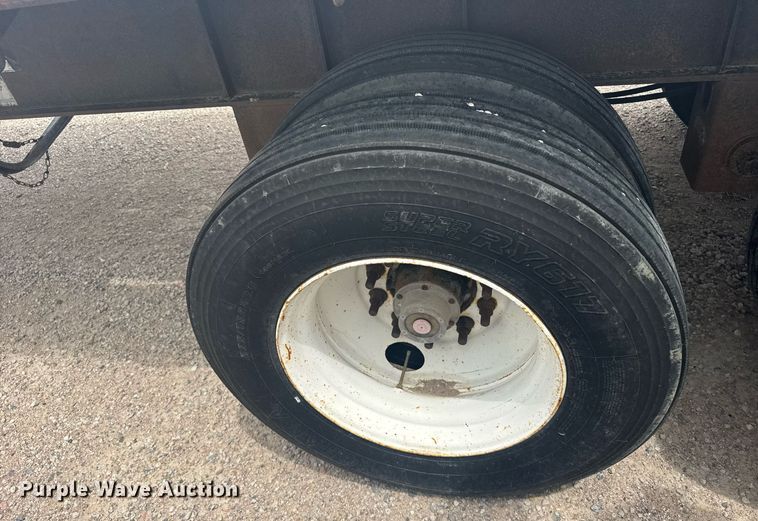 image for item ER2208 1997 Trailermobile flatbed trailer