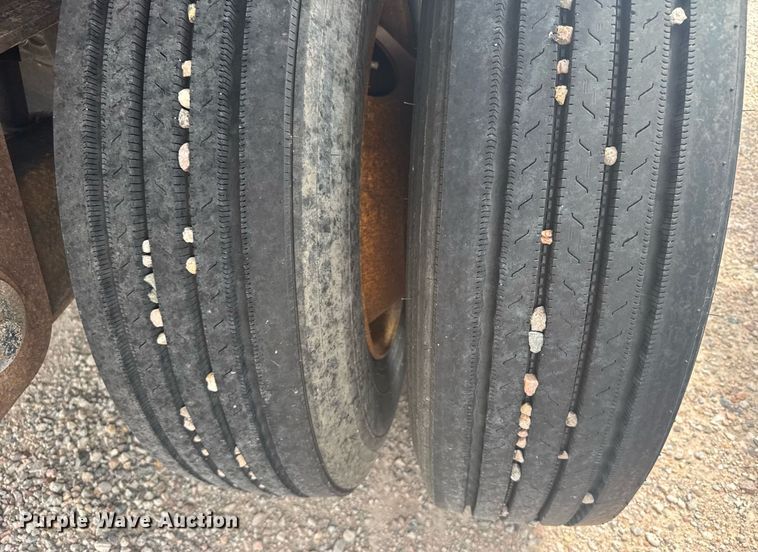 image for item ER2208 1997 Trailermobile flatbed trailer