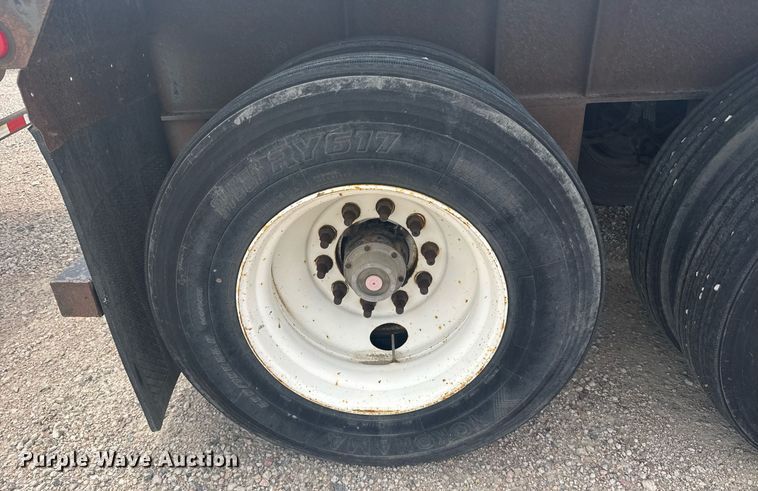 image for item ER2208 1997 Trailermobile flatbed trailer