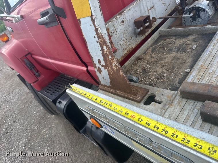 image for item ER2224 1996 GMC TopKick rollback truck