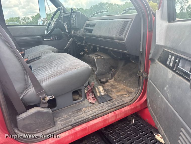 image for item ER2224 1996 GMC TopKick rollback truck