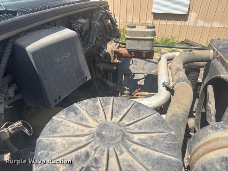 image for item ER2224 1996 GMC TopKick rollback truck