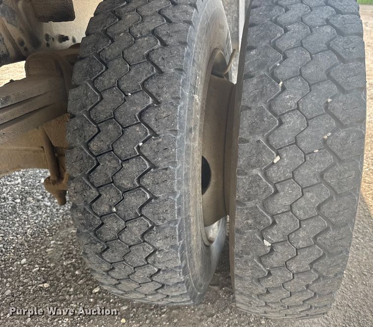 image for item ER2224 1996 GMC TopKick rollback truck