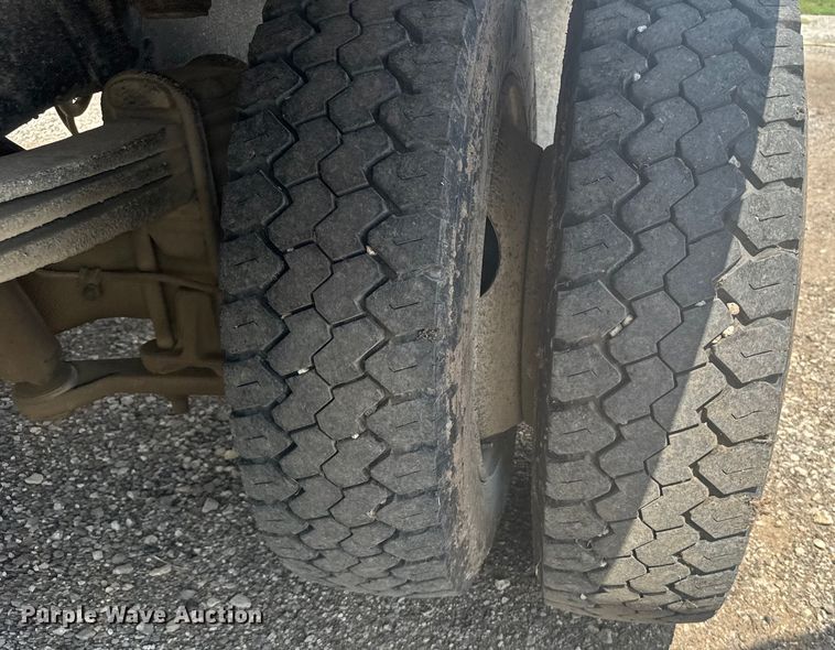 image for item ER2224 1996 GMC TopKick rollback truck