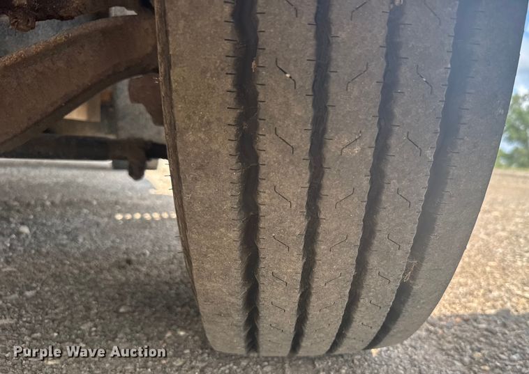 image for item ER2224 1996 GMC TopKick rollback truck